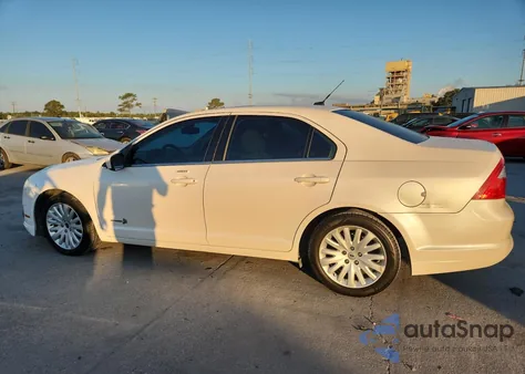 2011 Ford Fusion Hybrid z USA, uszkodzony, nr VIN 3FADP0L36BR222053